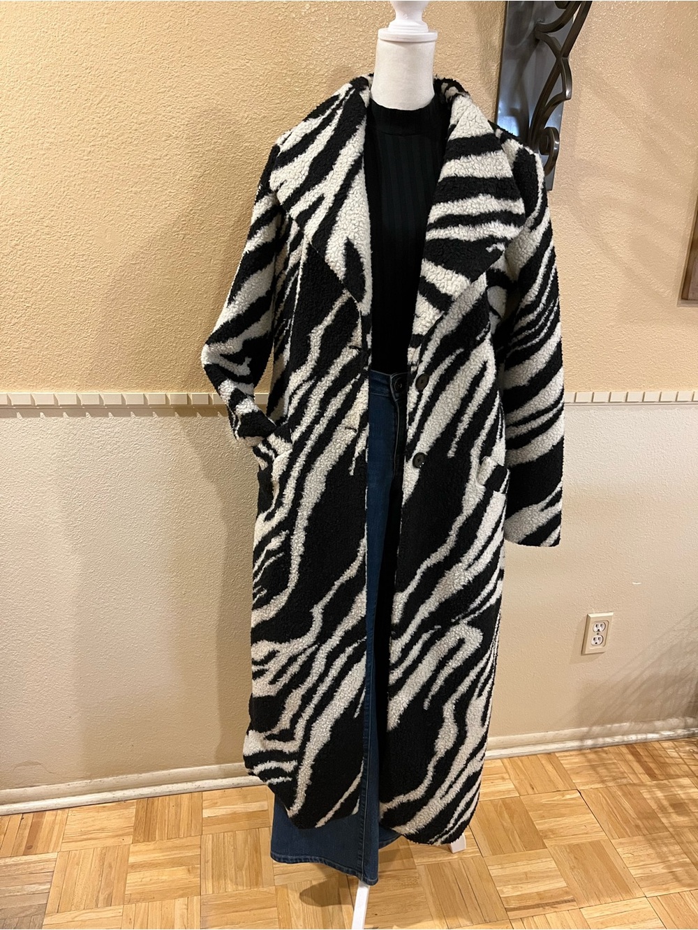 Anthropologie Hutch Zebra Print Sherpa Teddy Long Coat Black, off-white. Size S - Picture 2 of 9